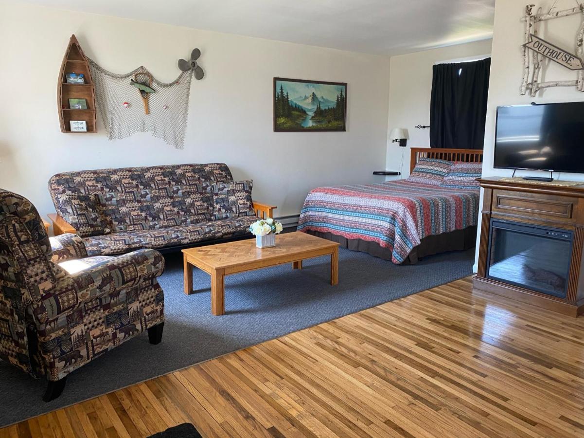 Pelican Motel Pelican Rapids Extérieur photo