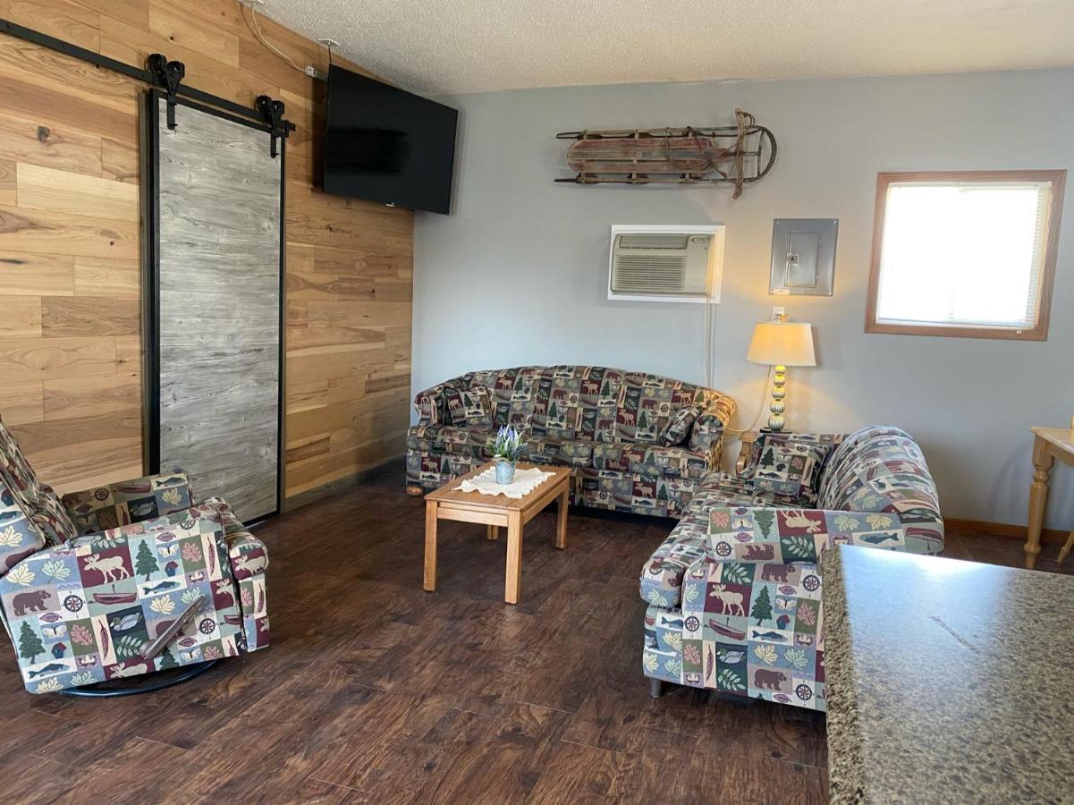 Pelican Motel Pelican Rapids Extérieur photo