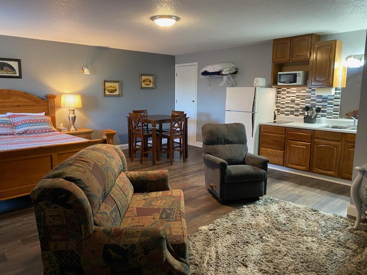 Pelican Motel Pelican Rapids Extérieur photo